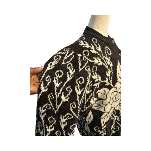 Society Ball Vintage Black and White Floral Cardigan Jacket One Size Pit 22 L 25 - Picture 7 of 15
